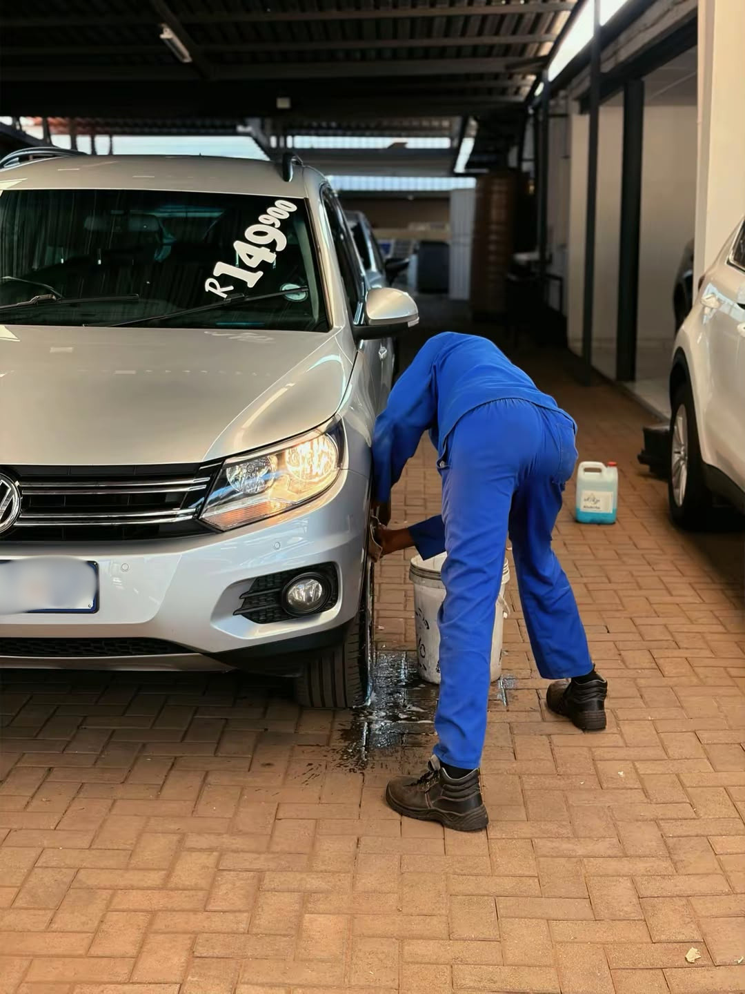 Sirius Ascent washing a client vehicle on-site before a shoot